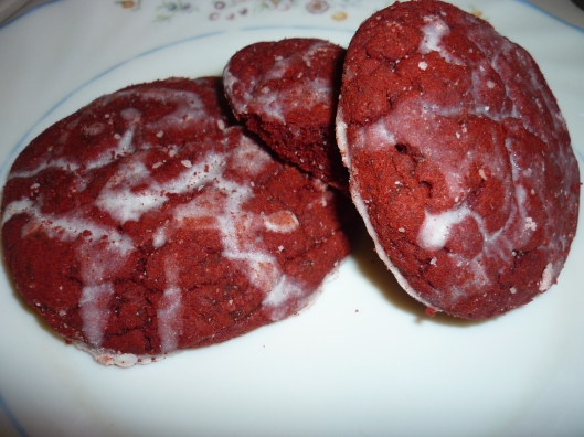 Red Velvet Cheesecake Cookies from Carol at Luckyzucca.com